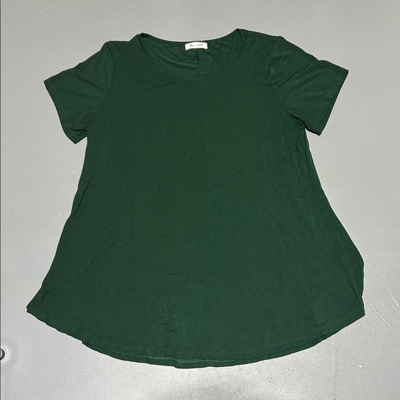 Esenchel Tops - Esenchel Green Short Sleeve Shirt (Women’s XL)